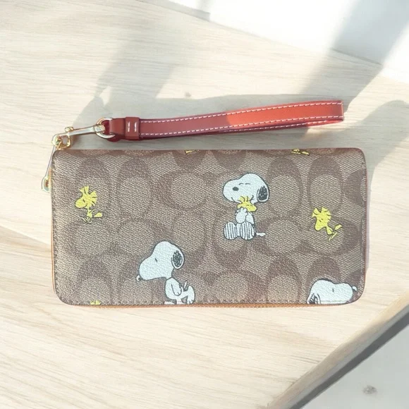 Coach X Peanuts Long Zip Around Wallet With Snoopy Woodstock Signature Motif - Picture 6 of 6